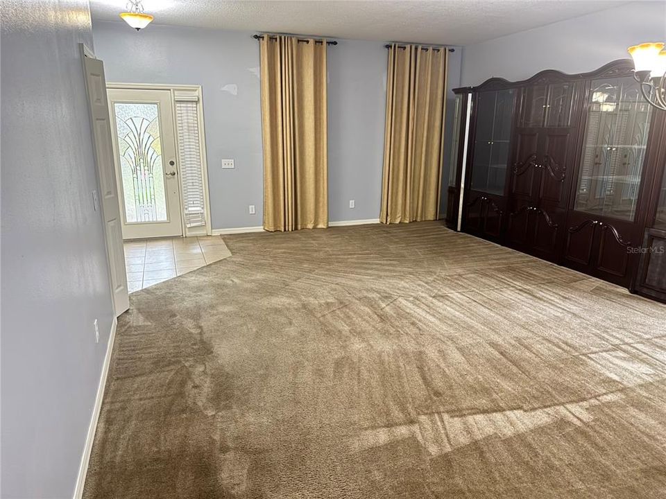 En Renta: $2,850 (5 camas, 3 baños, 2825 Pies cuadrados)