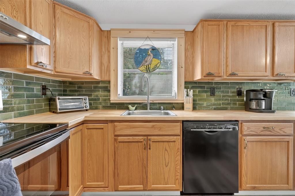 For Sale: $518,000 (3 beds, 2 baths, 1176 Square Feet)