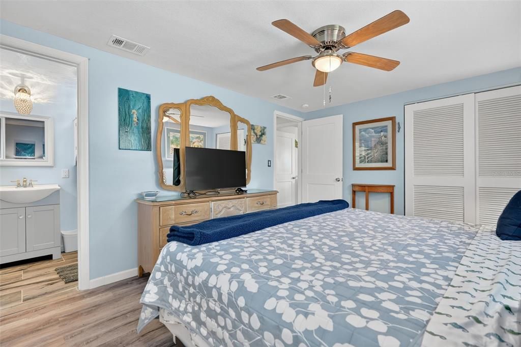 For Sale: $518,000 (3 beds, 2 baths, 1176 Square Feet)