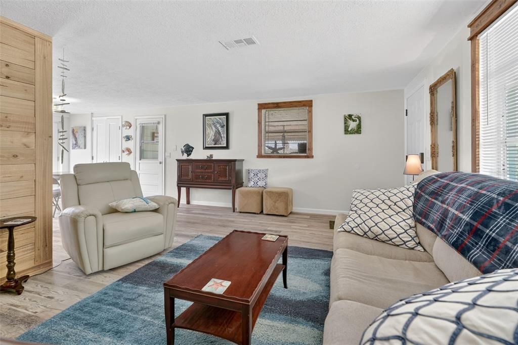 For Sale: $518,000 (3 beds, 2 baths, 1176 Square Feet)