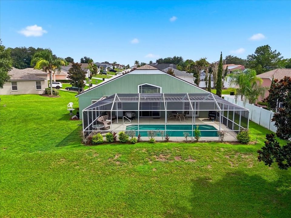 Activo con contrato: $385,000 (3 camas, 2 baños, 2062 Pies cuadrados)