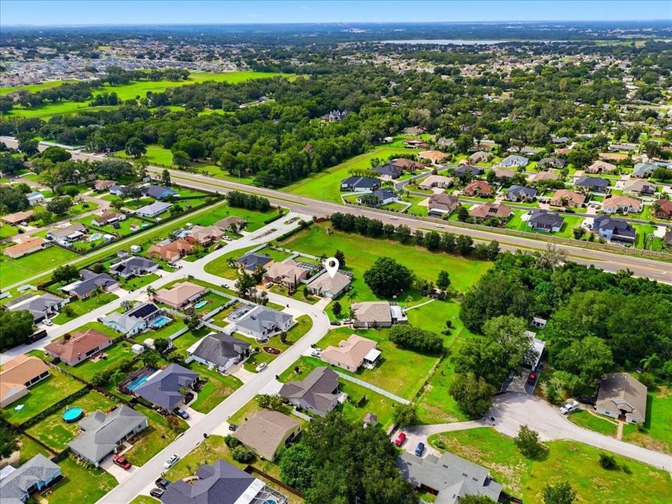 Activo con contrato: $385,000 (3 camas, 2 baños, 2062 Pies cuadrados)