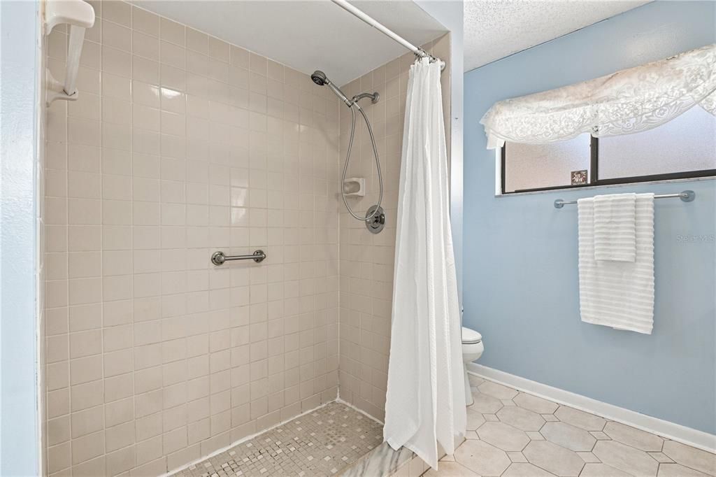 For Sale: $500,000 (3 beds, 2 baths, 1718 Square Feet)