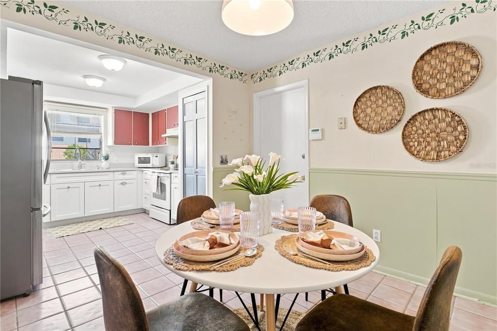 For Sale: $500,000 (3 beds, 2 baths, 1718 Square Feet)