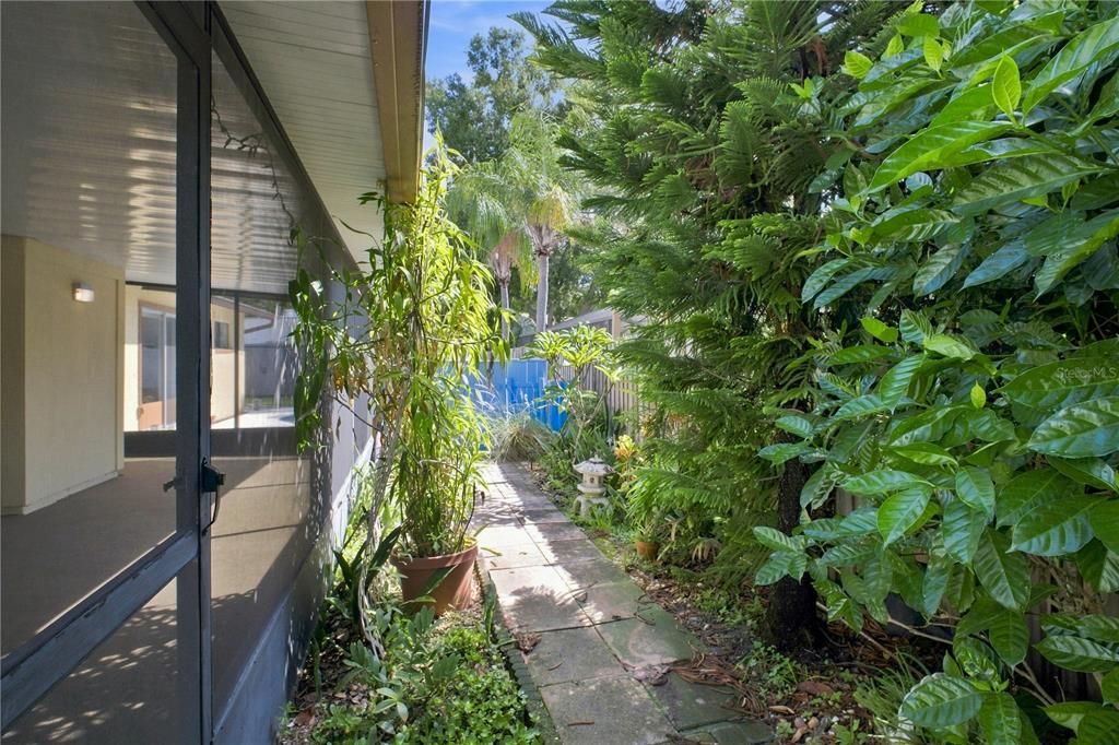 For Sale: $500,000 (3 beds, 2 baths, 1718 Square Feet)