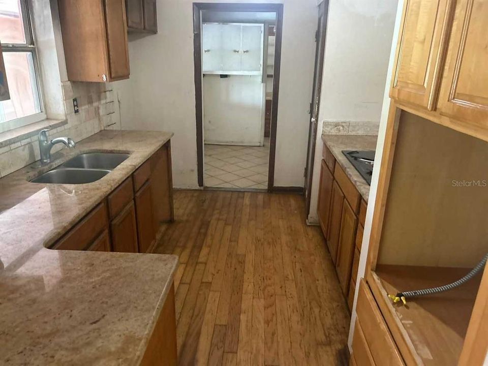 En Venta: $226,900 (3 camas, 3 baños, 1812 Pies cuadrados)