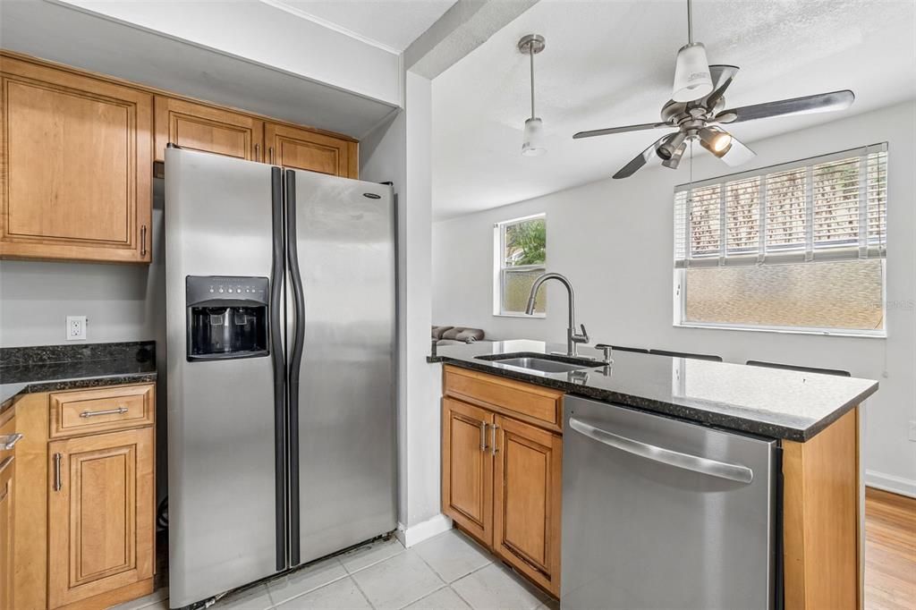 For Rent: $1,850 (2 beds, 1 baths, 1848 Square Feet)