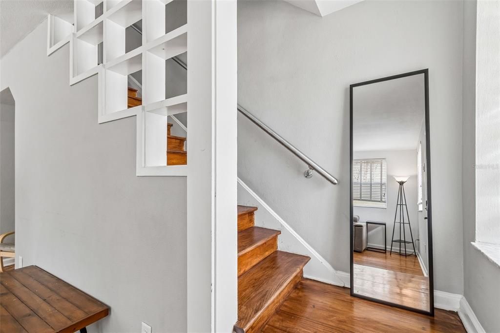 For Rent: $1,850 (2 beds, 1 baths, 1848 Square Feet)