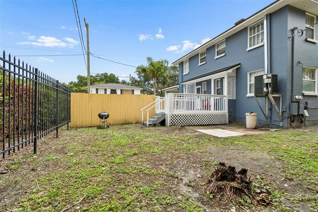 For Rent: $1,850 (2 beds, 1 baths, 1848 Square Feet)