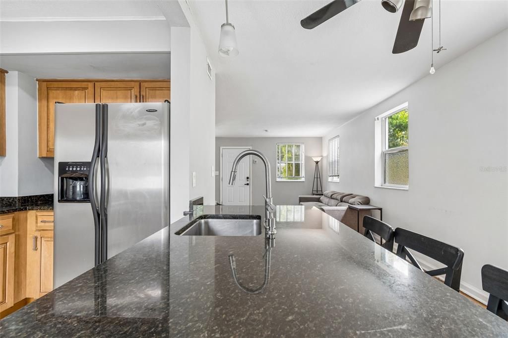 For Rent: $1,850 (2 beds, 1 baths, 1848 Square Feet)