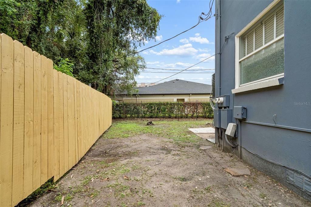 For Rent: $1,850 (2 beds, 1 baths, 1848 Square Feet)