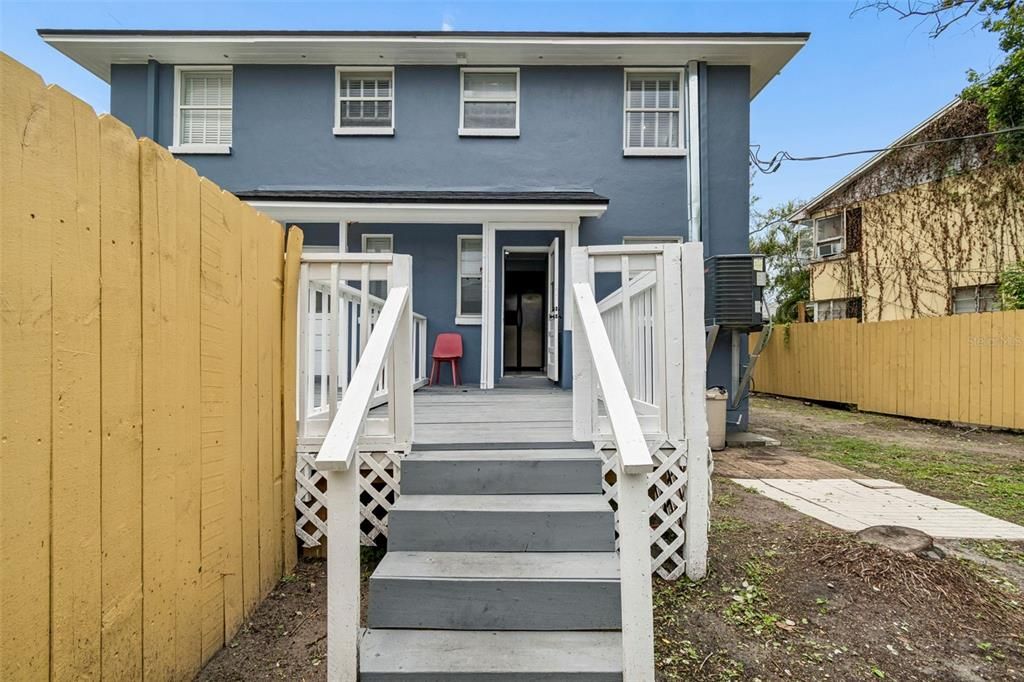 For Rent: $1,850 (2 beds, 1 baths, 1848 Square Feet)
