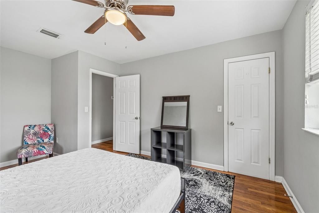 For Rent: $1,850 (2 beds, 1 baths, 1848 Square Feet)