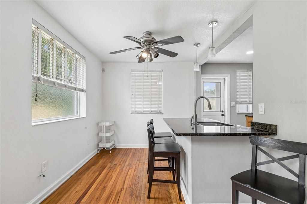 For Rent: $1,850 (2 beds, 1 baths, 1848 Square Feet)