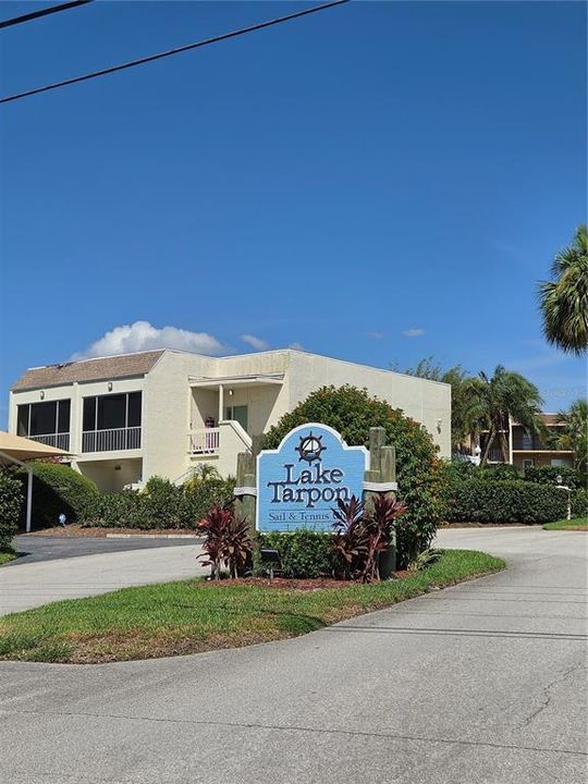 For Rent: $2,300 (3 beds, 3 baths, 2277 Square Feet)