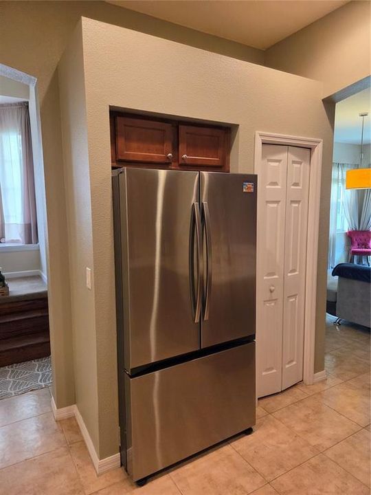 For Rent: $2,300 (3 beds, 3 baths, 2277 Square Feet)