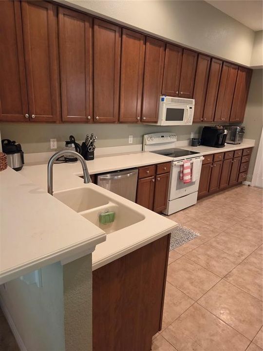 For Rent: $2,300 (3 beds, 3 baths, 2277 Square Feet)