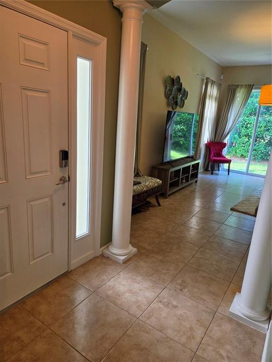 For Rent: $2,300 (3 beds, 3 baths, 2277 Square Feet)