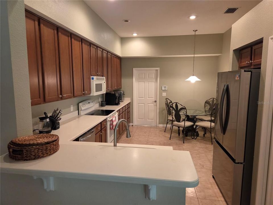For Rent: $2,300 (3 beds, 3 baths, 2277 Square Feet)
