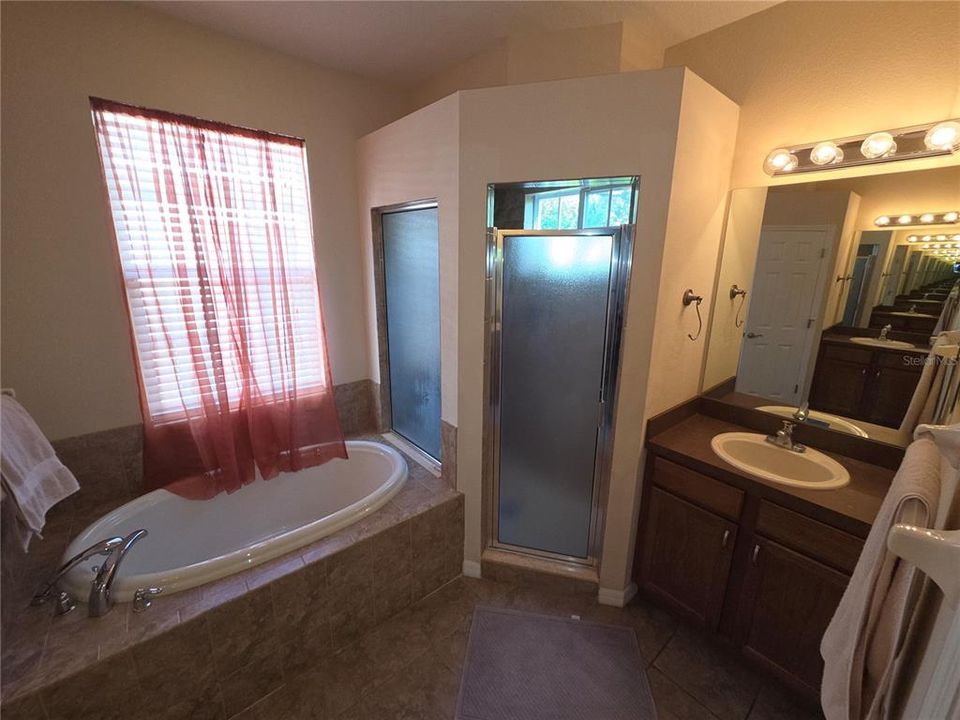 For Rent: $2,300 (3 beds, 3 baths, 2277 Square Feet)