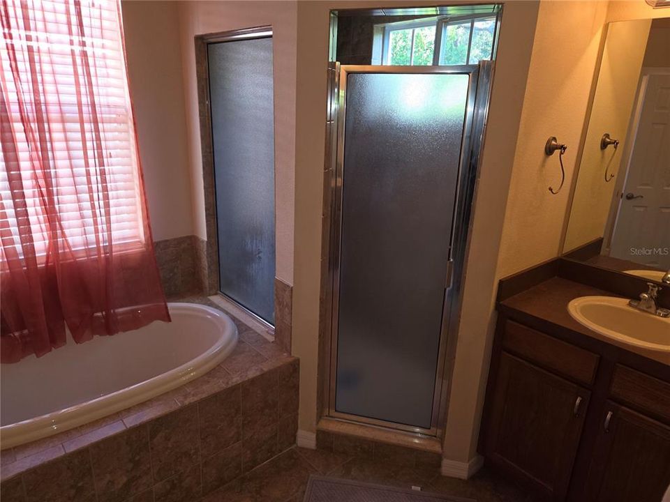 For Rent: $2,300 (3 beds, 3 baths, 2277 Square Feet)