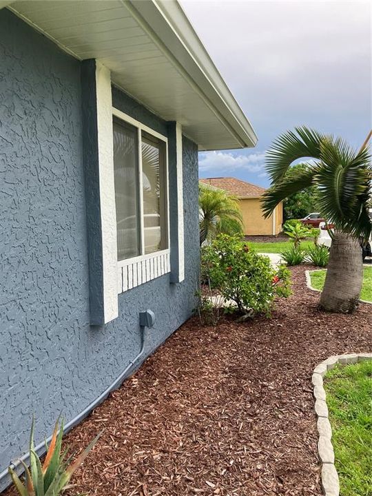 For Rent: $1,750 (2 beds, 2 baths, 960 Square Feet)