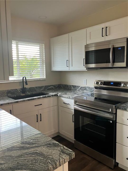 For Rent: $1,750 (2 beds, 2 baths, 960 Square Feet)
