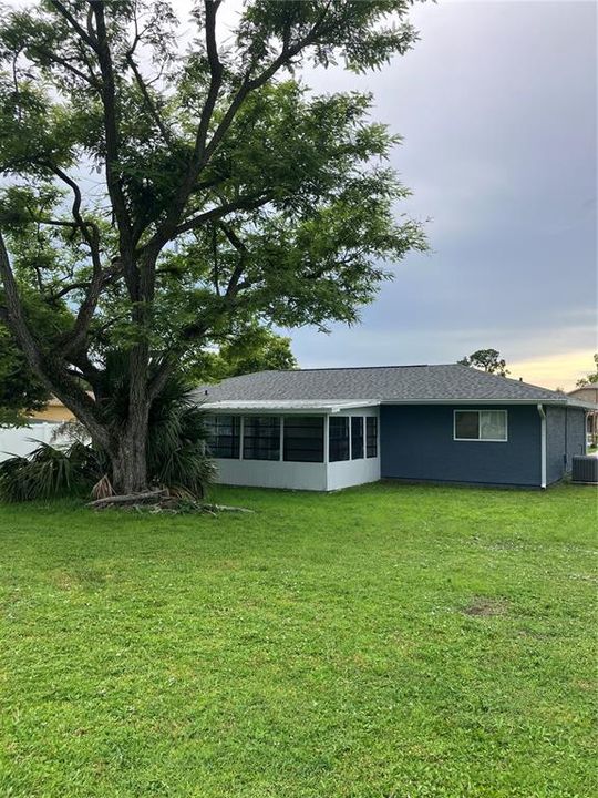 For Rent: $1,750 (2 beds, 2 baths, 960 Square Feet)