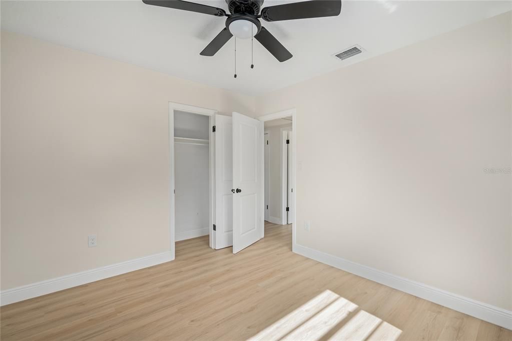 En Venta: $425,000 (3 camas, 2 baños, 1323 Pies cuadrados)