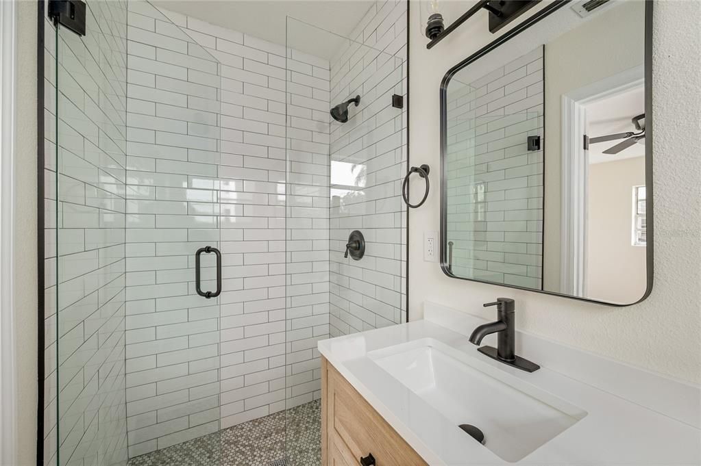 En Venta: $425,000 (3 camas, 2 baños, 1323 Pies cuadrados)