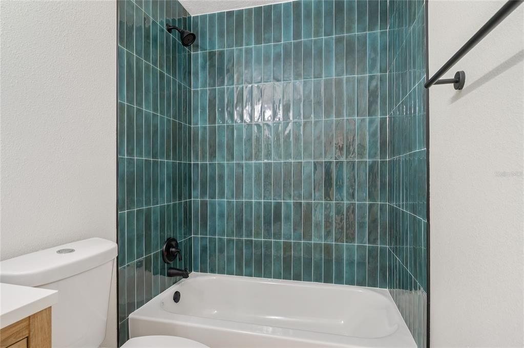 En Venta: $425,000 (3 camas, 2 baños, 1323 Pies cuadrados)
