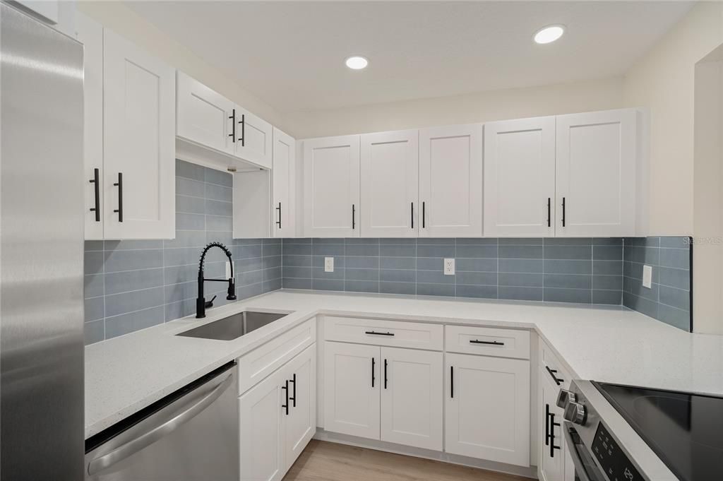 En Venta: $425,000 (3 camas, 2 baños, 1323 Pies cuadrados)