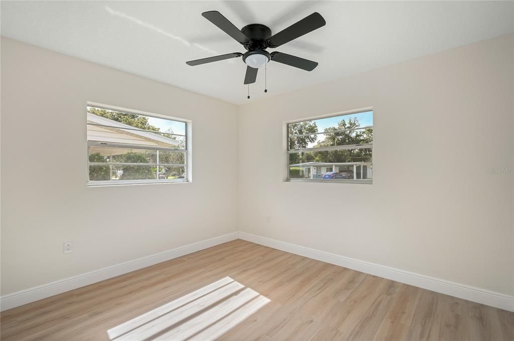 En Venta: $425,000 (3 camas, 2 baños, 1323 Pies cuadrados)