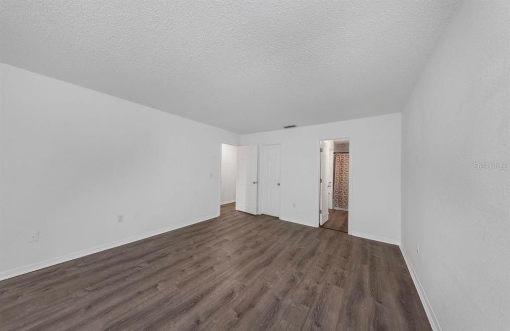 For Sale: $130,000 (2 beds, 1 baths, 960 Square Feet)