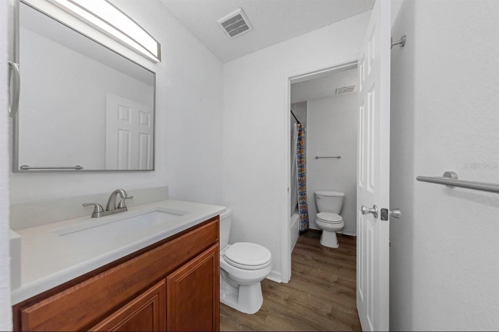 For Sale: $130,000 (2 beds, 1 baths, 960 Square Feet)