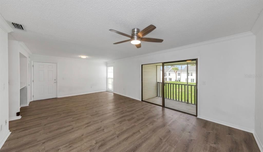 For Sale: $130,000 (2 beds, 1 baths, 960 Square Feet)