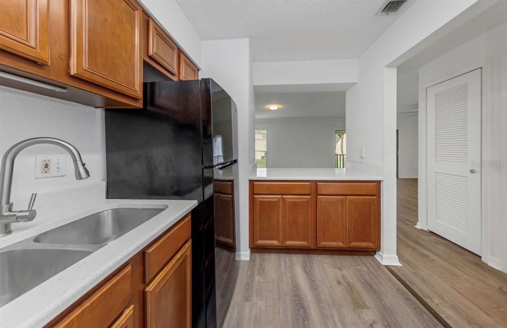 For Sale: $130,000 (2 beds, 1 baths, 960 Square Feet)