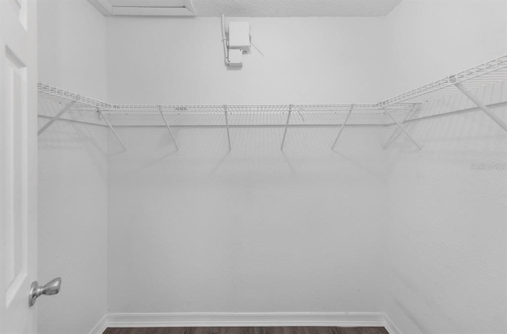 For Sale: $130,000 (2 beds, 1 baths, 960 Square Feet)