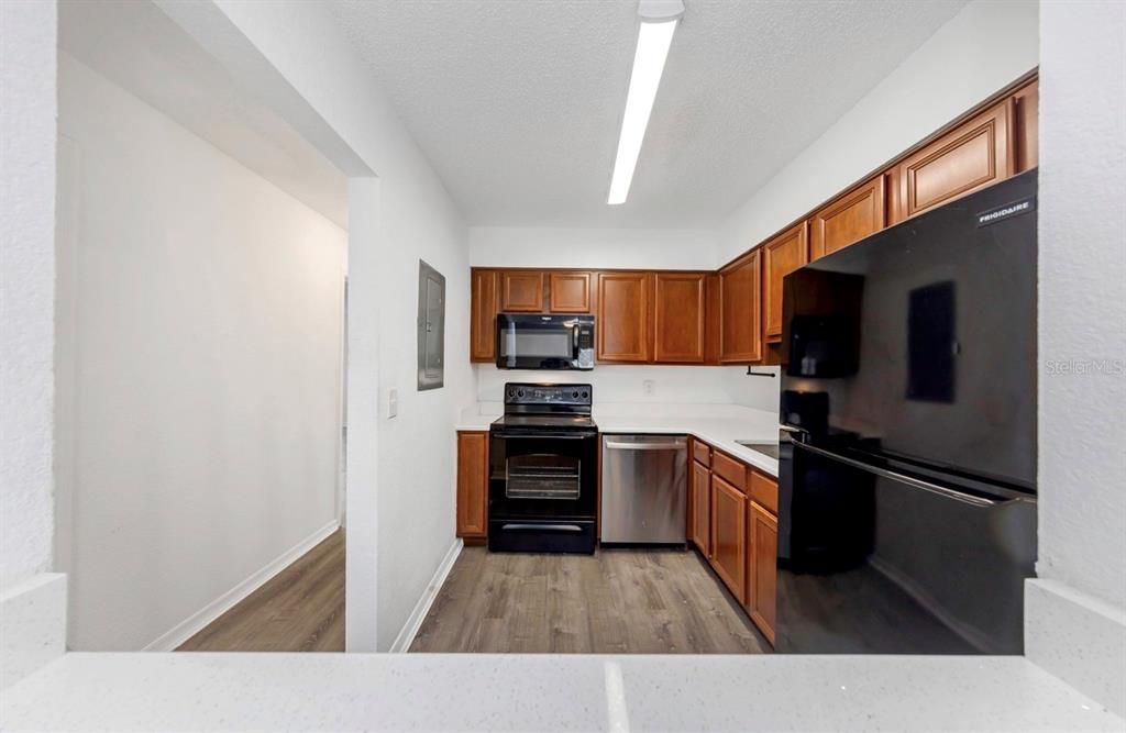 For Sale: $130,000 (2 beds, 1 baths, 960 Square Feet)