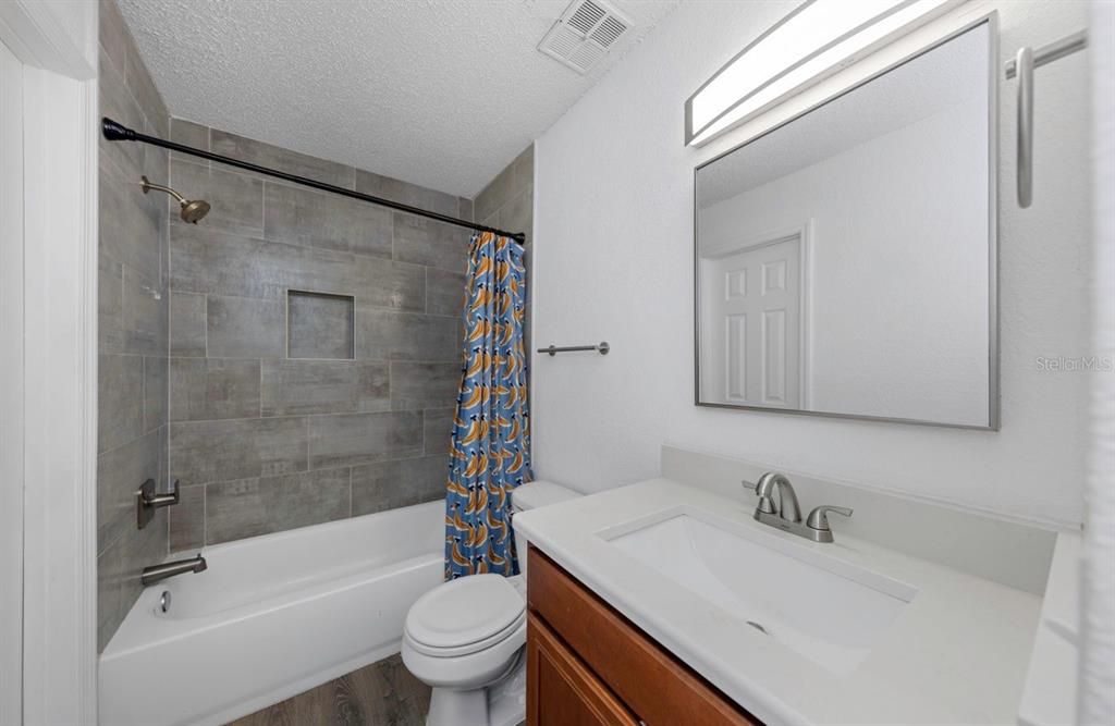 For Sale: $130,000 (2 beds, 1 baths, 960 Square Feet)
