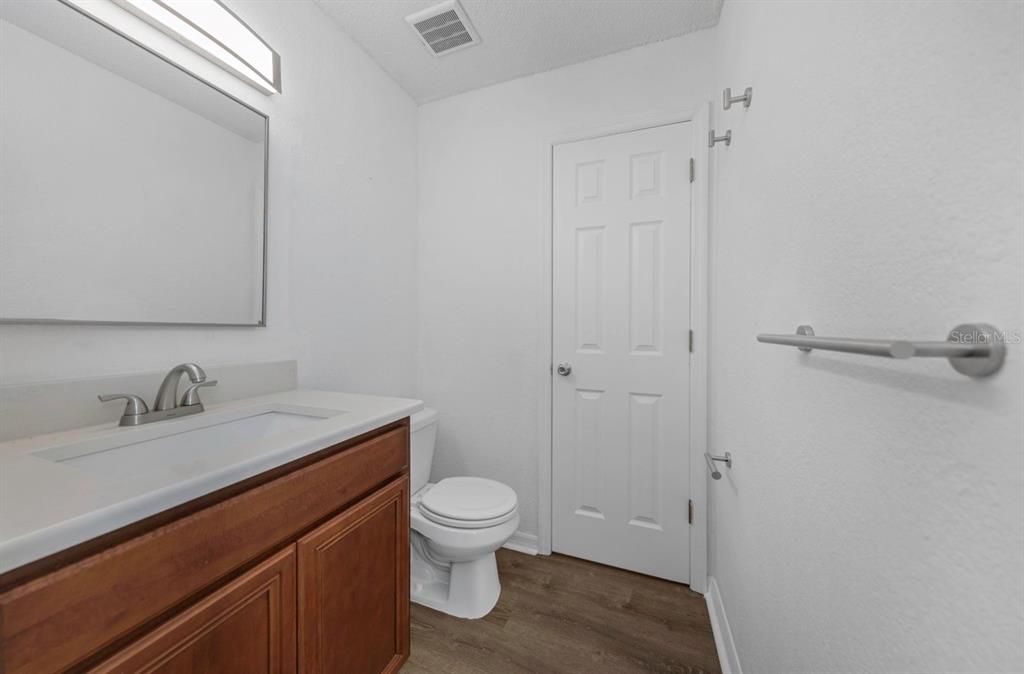 For Sale: $130,000 (2 beds, 1 baths, 960 Square Feet)