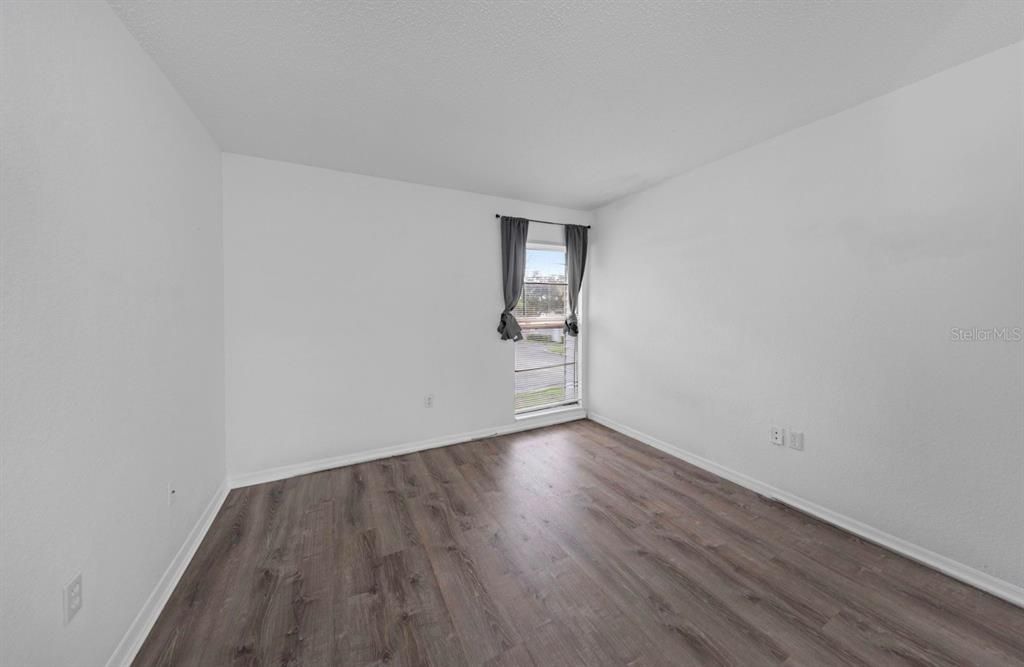 For Sale: $130,000 (2 beds, 1 baths, 960 Square Feet)