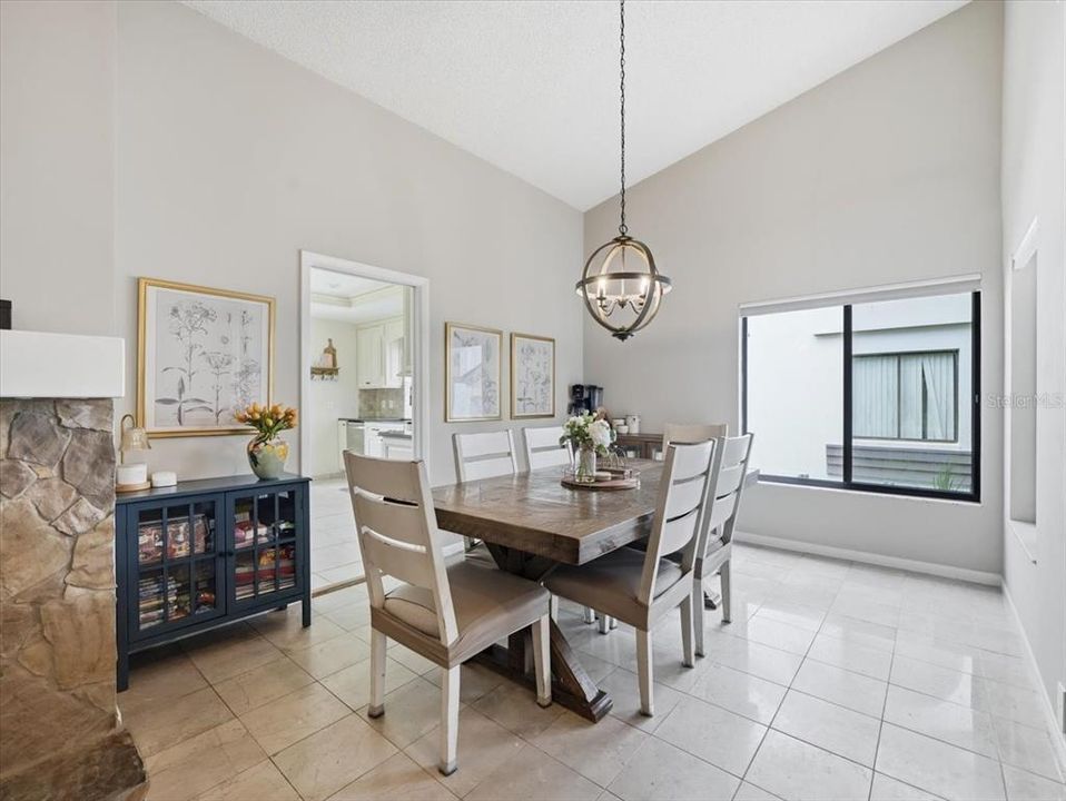 For Sale: $299,000 (2 beds, 2 baths, 1260 Square Feet)