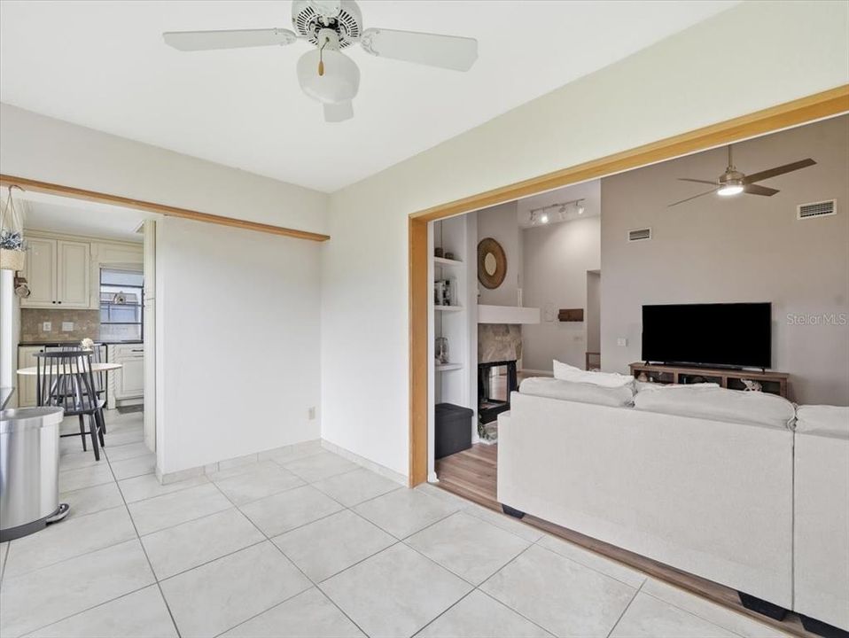 For Sale: $299,000 (2 beds, 2 baths, 1260 Square Feet)