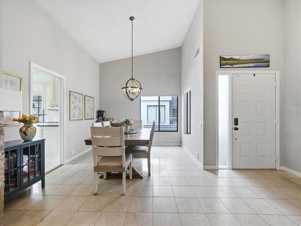 For Sale: $299,000 (2 beds, 2 baths, 1260 Square Feet)