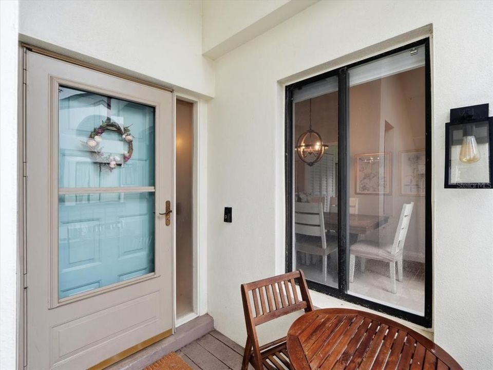 For Sale: $299,000 (2 beds, 2 baths, 1260 Square Feet)