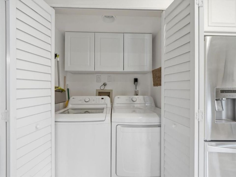 For Sale: $299,000 (2 beds, 2 baths, 1260 Square Feet)