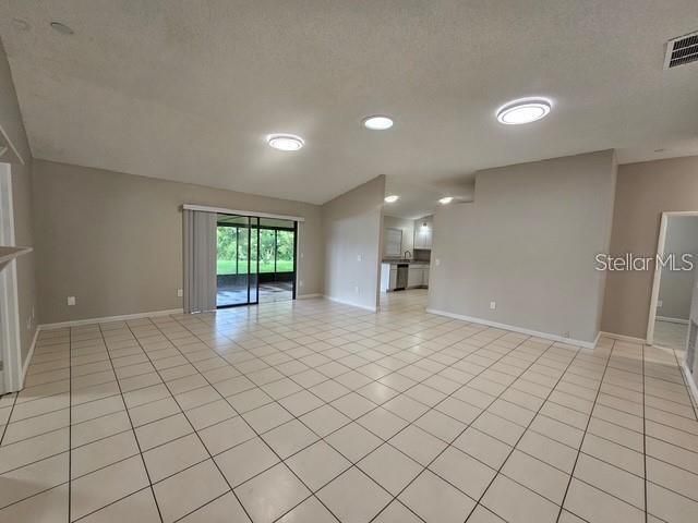 For Rent: $2,275 (3 beds, 2 baths, 1268 Square Feet)