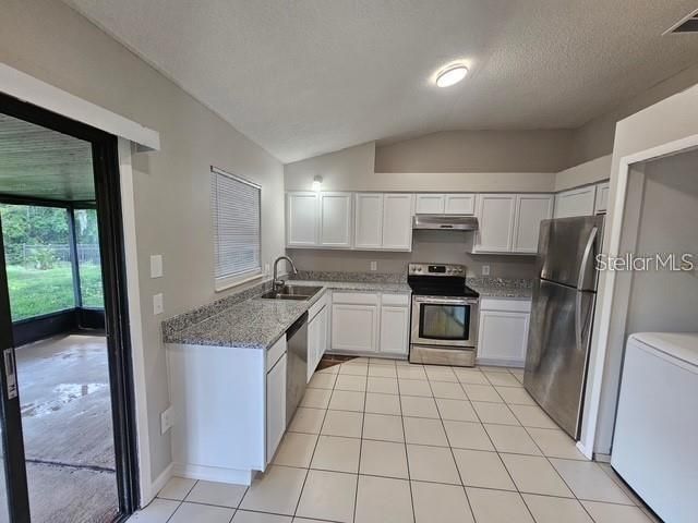For Rent: $2,275 (3 beds, 2 baths, 1268 Square Feet)