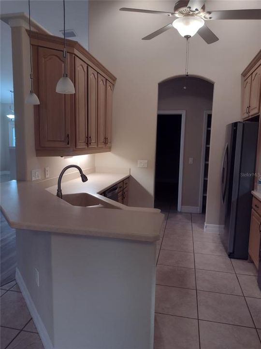 В аренду: $2,500 (3 спален, 2 ванн, 2387 Квадратных фут)